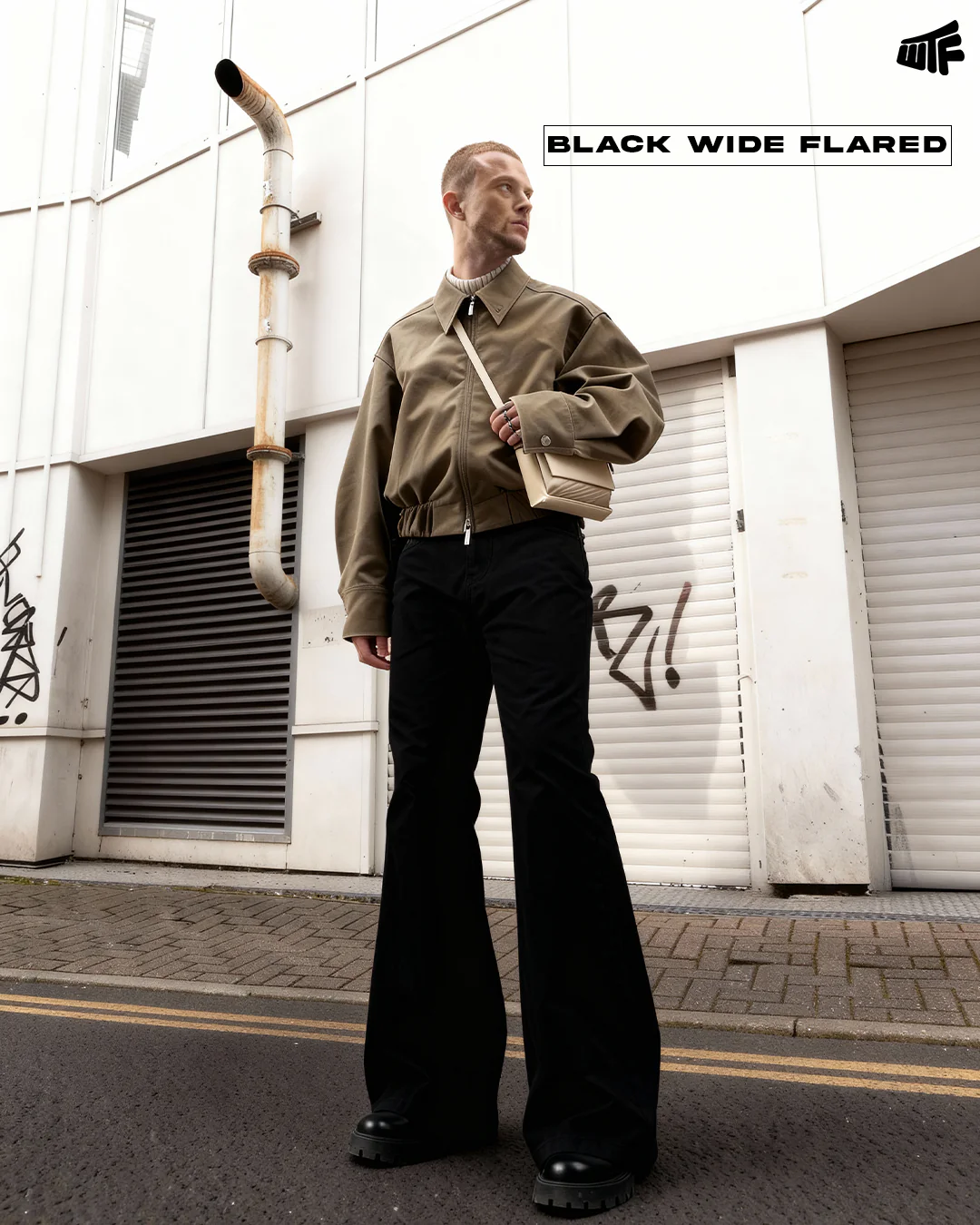 Black Wide Flared Jeans - Image 4