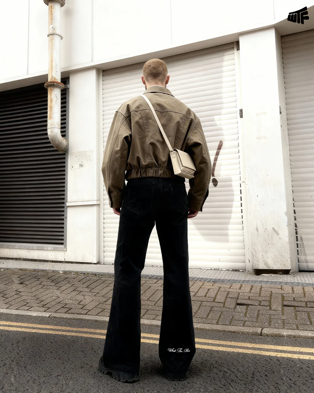 Black Wide Flared Jeans - Image 5