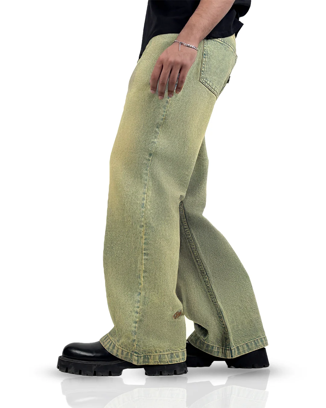 Vintage Blue Wide Flared Jeans - Image 4