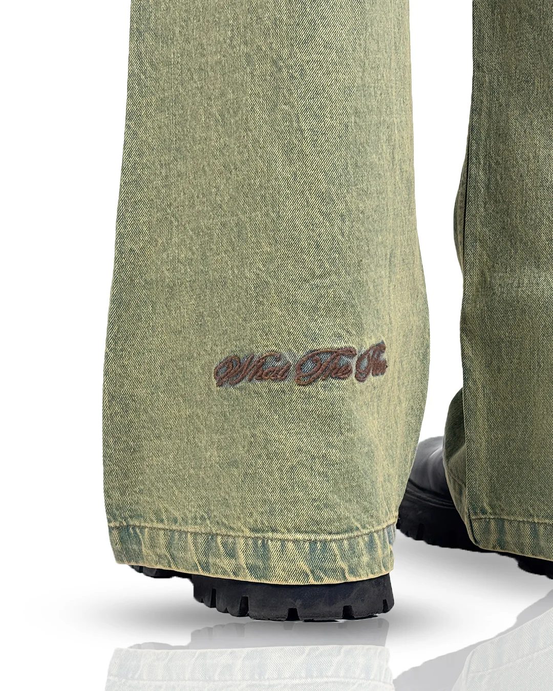 Vintage Blue Wide Flared Jeans - Image 6